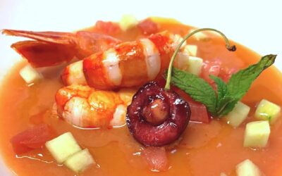 Gazpacho de cereza con langostinos