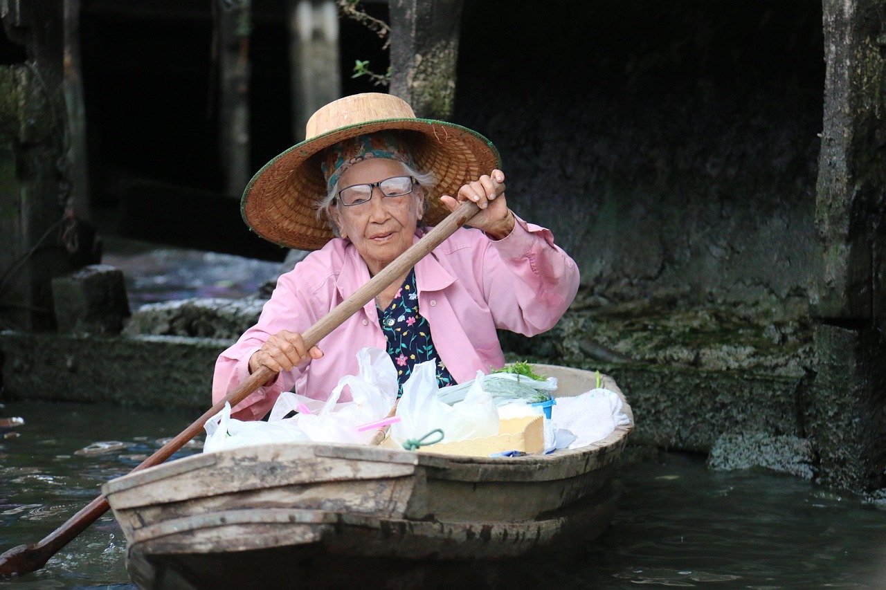 elderly-woman-3538022_1280 cara joven y mayor