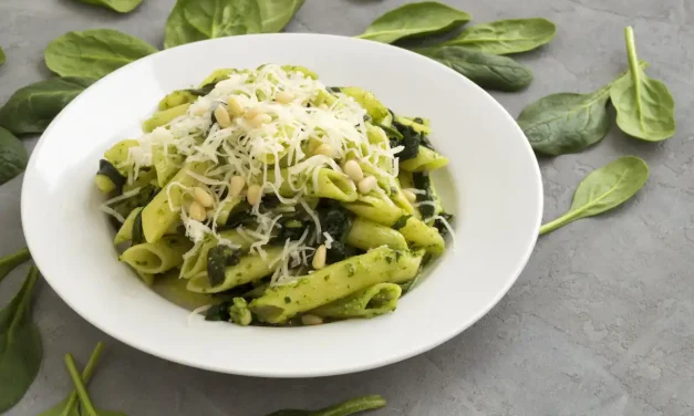 Pasta con espinacas y queso