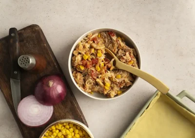 Como preparar el relleno de una empanada. Cómo hacer una empanada de pollo crujiente recetas en soy50plus