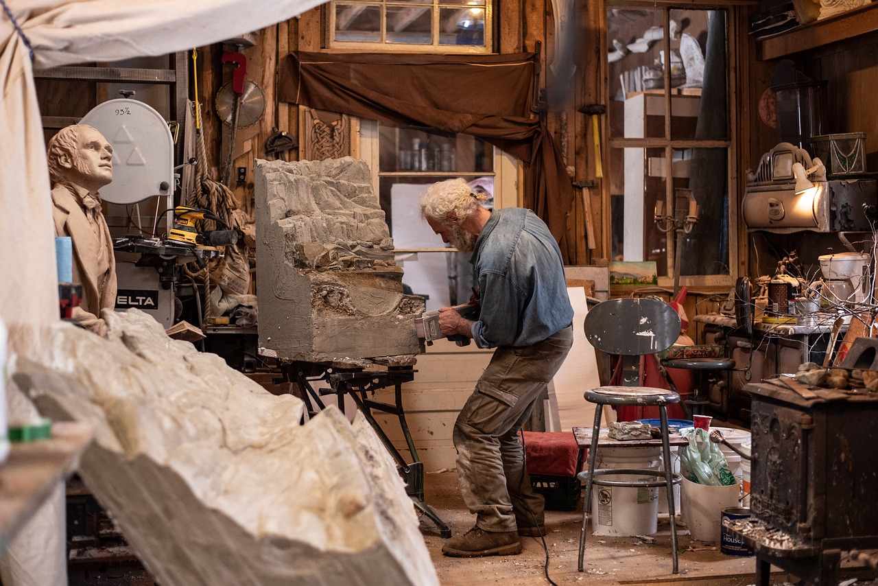 Personas en edad de trabajar en España. España ha perdido un millón de personas en edad de trabajar en cinco años. Si se mantiene la tendencia, en 2050 sólo será 52% de la población. En soy50plus blog de noticias y ocio para mayores de 50 años.